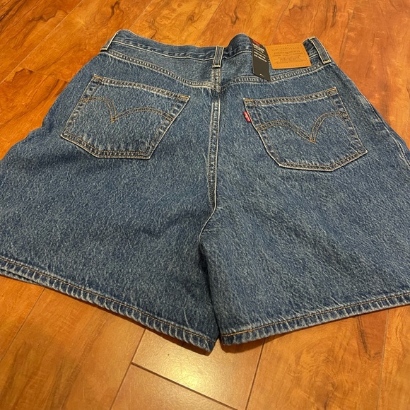 Extra High Rise Levi’s Mom Denim Shorts - Picture 2 of 2